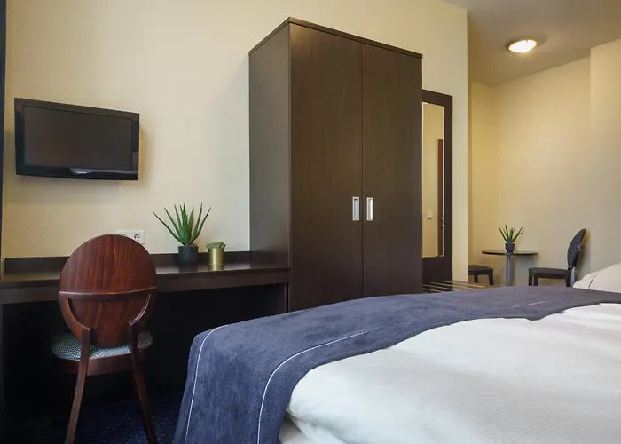 Continental Hauptbahnhof 3*