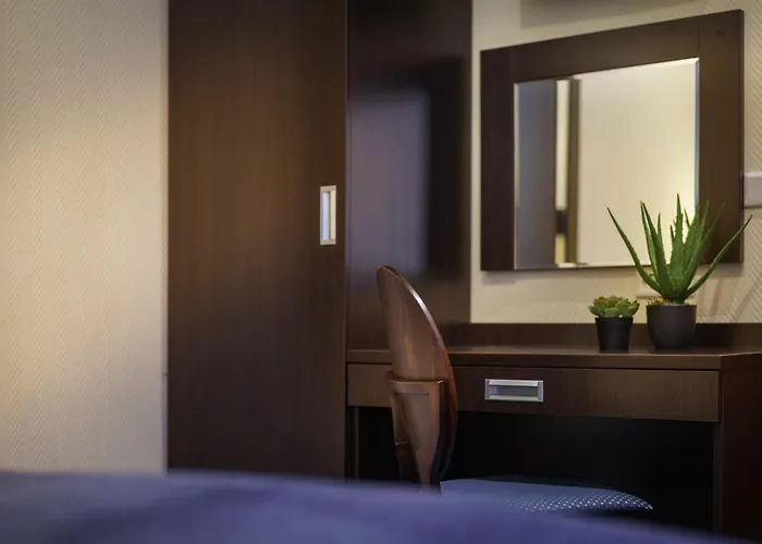 Continental Hauptbahnhof Hotel 3*