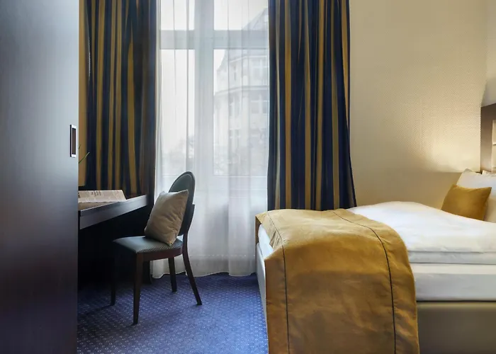 Continental Hauptbahnhof Hotel 3*