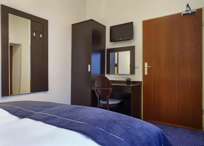 Continental Hauptbahnhof Hotel 3*
