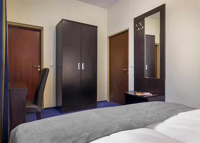 Hotel Continental Hauptbahnhof 3*