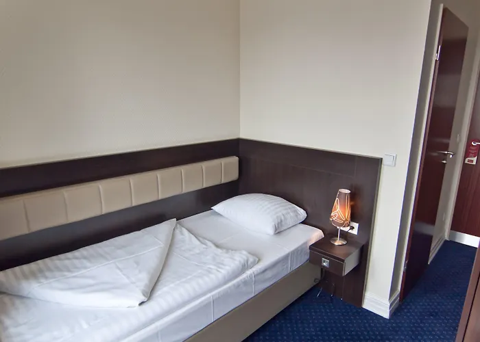 Continental Hauptbahnhof 3*
