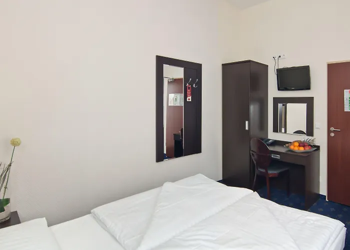 Continental Hauptbahnhof Hotel 3*
