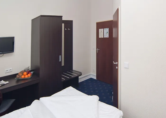 Continental Hauptbahnhof 3*