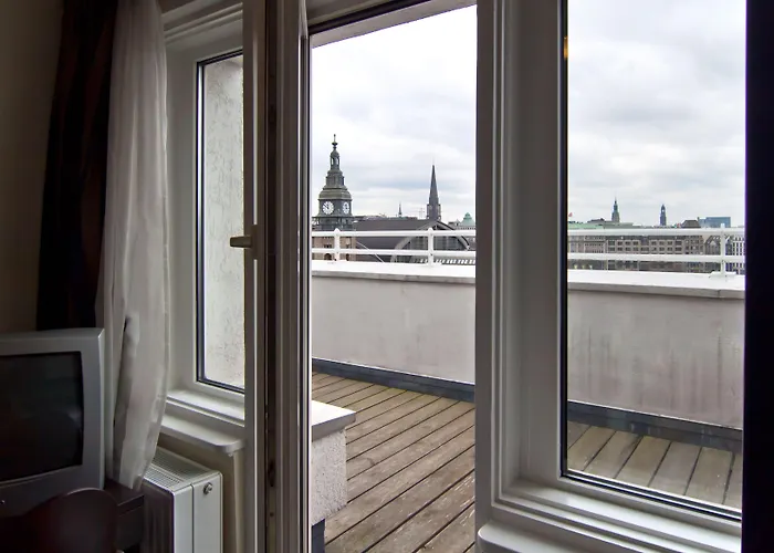 Hotel Continental Hauptbahnhof 3*