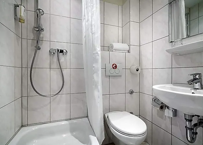 Hotel Continental Hauptbahnhof 3*