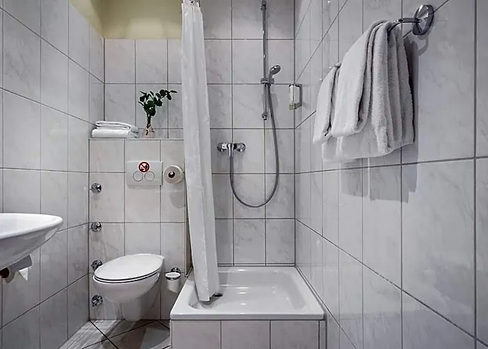 Continental Hauptbahnhof Hotel 3*